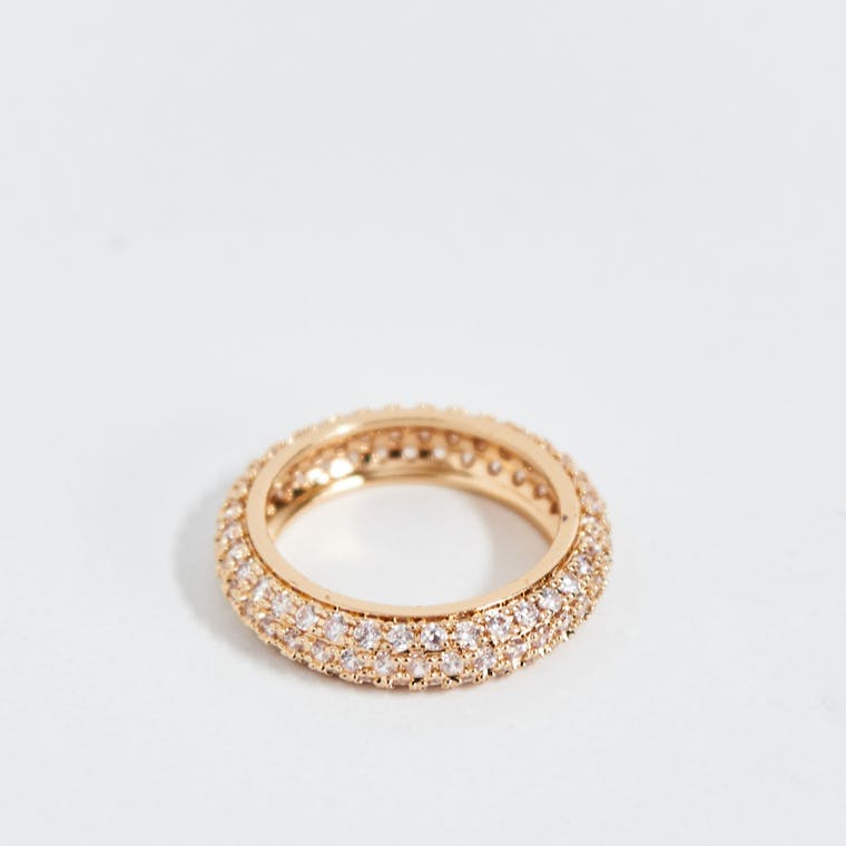 Golden Radiance Pavé Ring ✨
